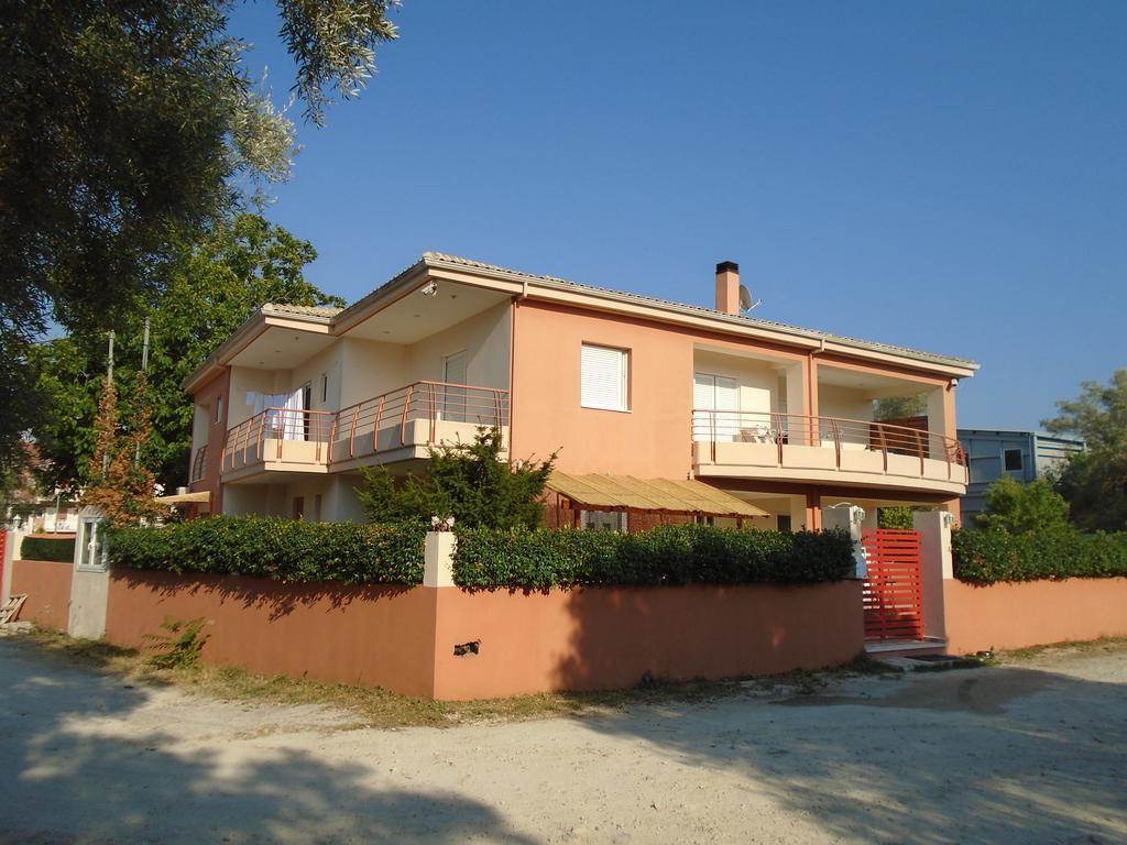Socrates Family Apartments Kalligoni Bagian luar foto